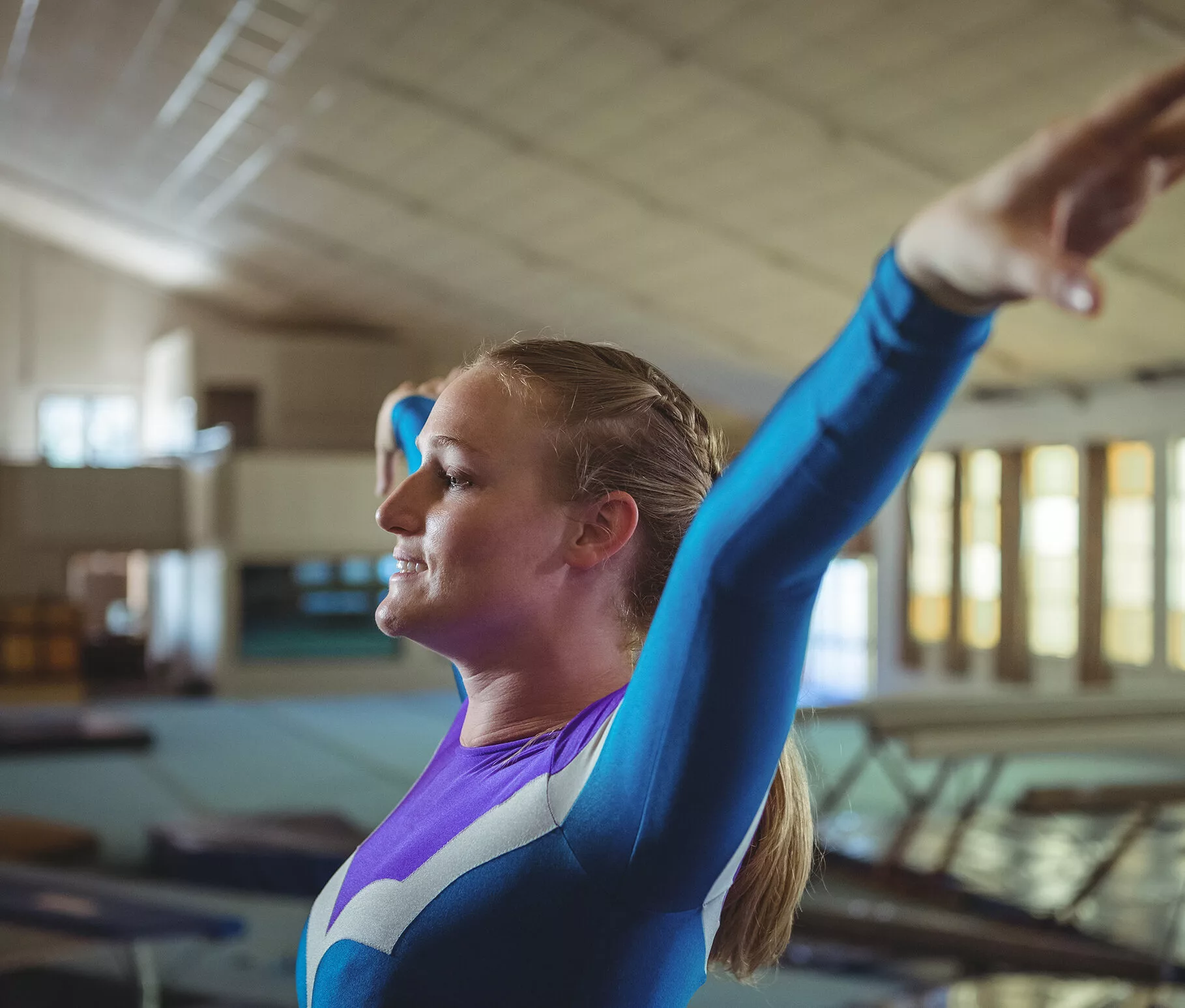 female gymnast practicing gymnastics 2021 08 28 22 13 35 utc SM e1697013482319